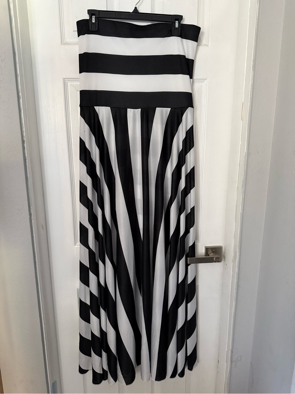 VENUS Black and White Strapless Striped Maxi Dress